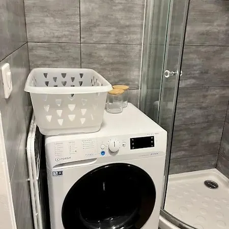 Apartment Situe Au Centre D'alfortville
