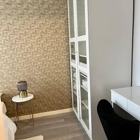 Apartment Situe Au Centre D'alfortville *